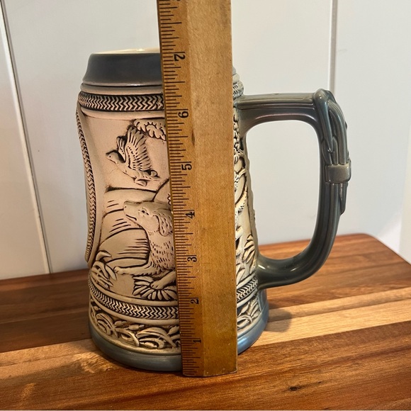 Vintage Beer Stein Hunting Dogs - Picture 6 of 13